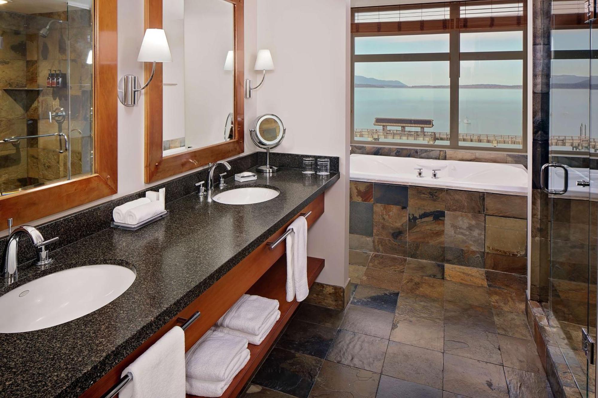 Chrysalis Inn & Spa Bellingham, Curio Collection By Hilton Екстериор снимка